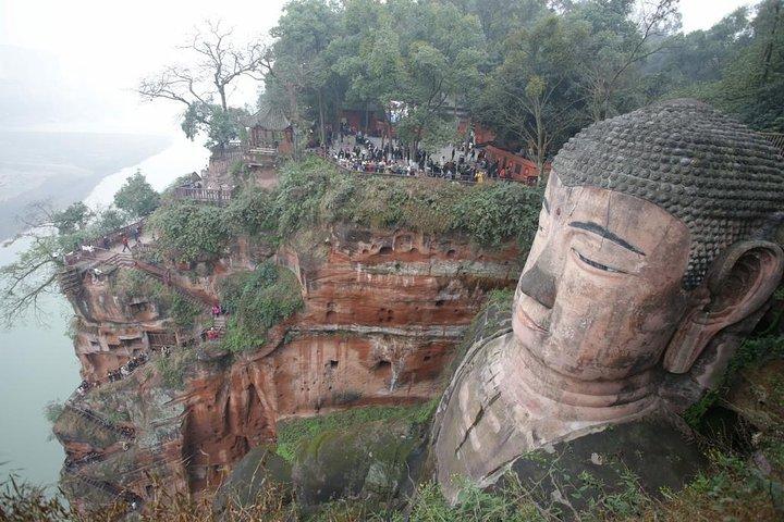 Excursão privada de 2 dias em Chengdu e o Buda Gigante Leshan saindo de Xi'an de trem-bala