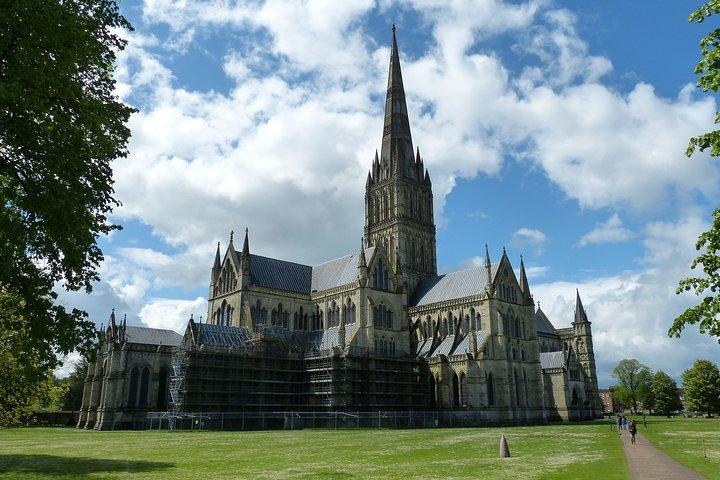 Excursão a pé privada em Salisbury com um guia profissional