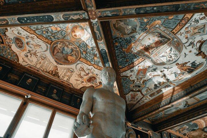 芸術の8つ：アカデミア美術館、センター、ウフィツィ美術館で巡るフィレンツェの8つの驚異