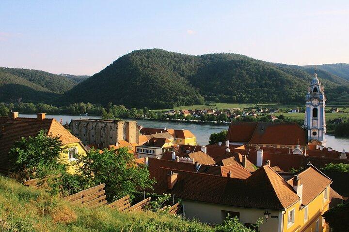 Viagem de um dia particular ao Vale Wachau e Abadia de Melk saindo de Viena com um morador