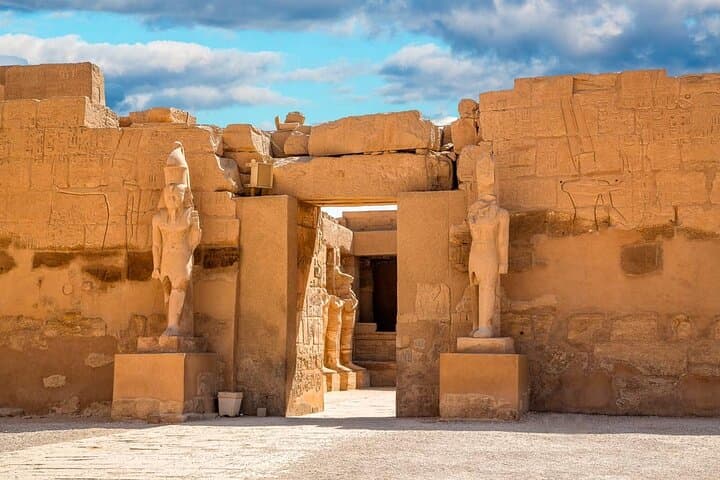 Private Day Tour to East and West Banks of Luxor