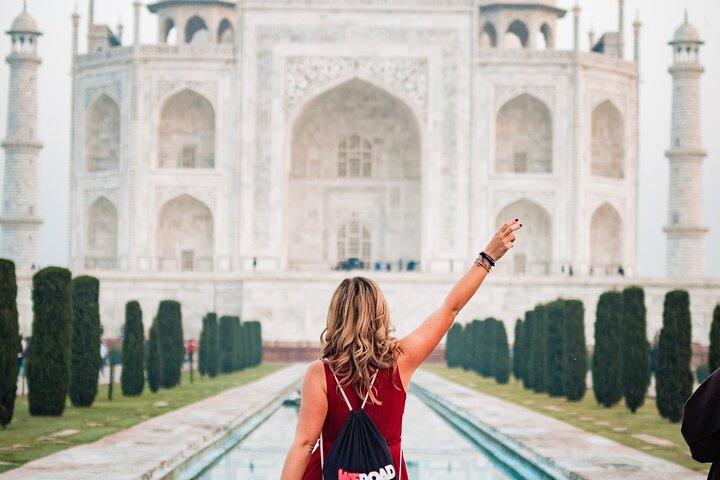 Taj Mahal & Agra Ganztagestour von Delhi aus
