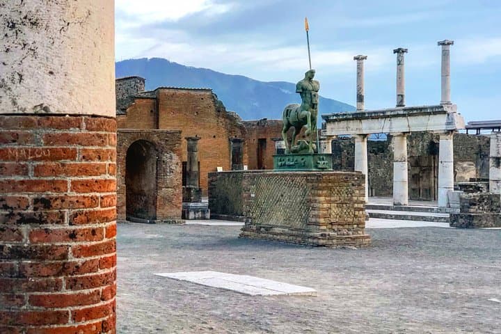 2.5-Hour Guided Tour of Pompeii with an Archaeologist