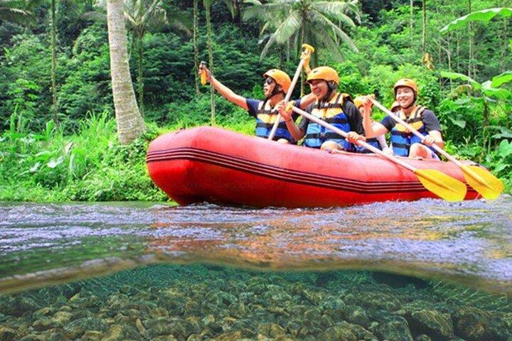 Aventura de rafting en Bali + Tour al este de Bali