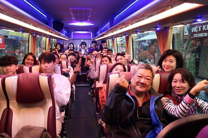 少人数グループのハロン日帰りツアーのプライベート送迎ホテルへのお迎え