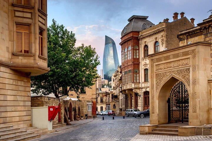 Ankomst Private overførsler: Heydar Aliyev Lufthavn GYD til Baku i Business Van