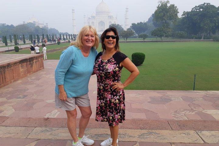 Biglietto d'ingresso Taj Mahal "Skip-the-Line" con guida e auto