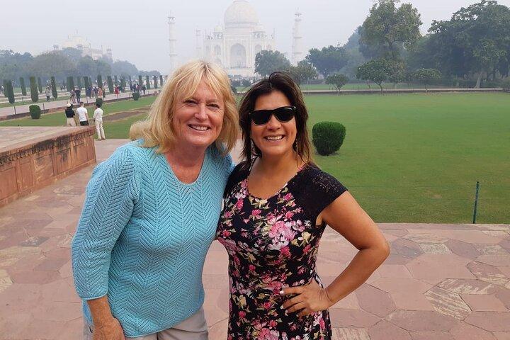 Biglietto d'ingresso Taj Mahal "Skip-the-Line" con guida e auto