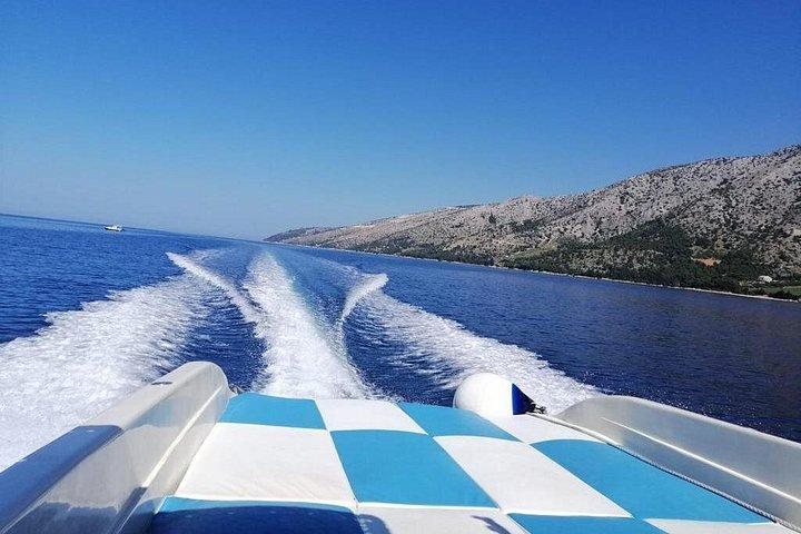 スプリットからボルへのブラク島片道プライベートスピードボート送迎