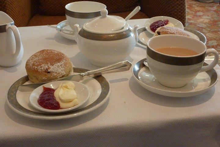 ジョドパーズの地元の家族と一緒にハイティー