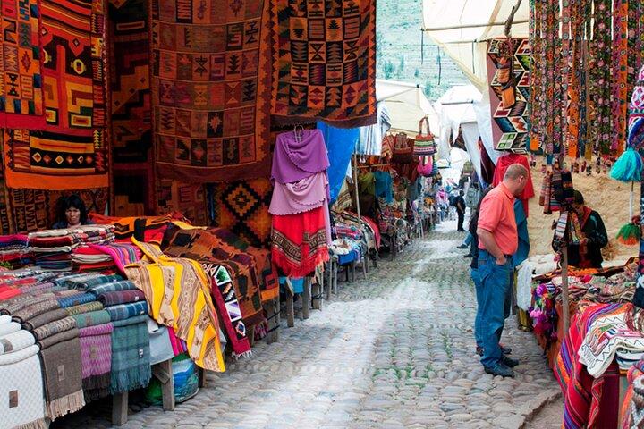 Tour privato di un'intera giornata: mercato di Pisac e sito archeologico, fortezza di Ollantaytambo