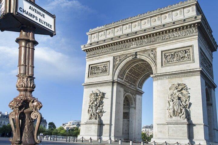 プライベートカーでのパリからパリ空港CDGへの出発送迎