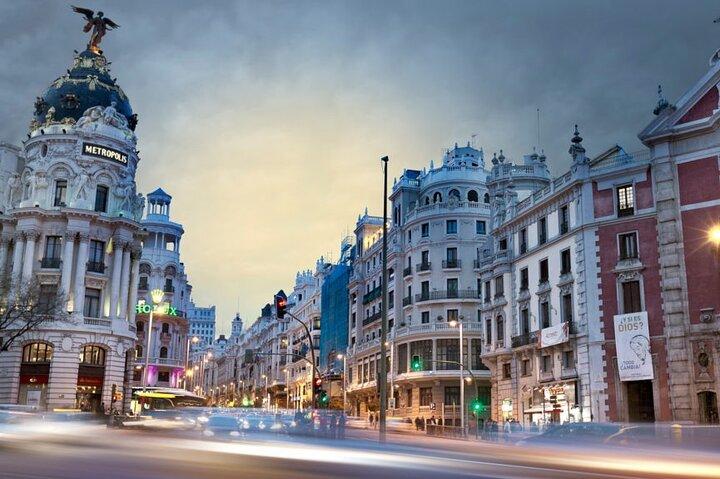 Traslado de salida de Madrid al aeropuerto de Madrid MAD en coche privado