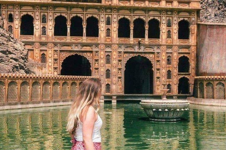 From Delhi: 4-Day Private Golden Triangle Tour with Taj Sunrise