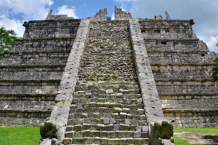 Chichen Itza Basic Tour met Chihikan Swim & Valladolid vanuit Tulum