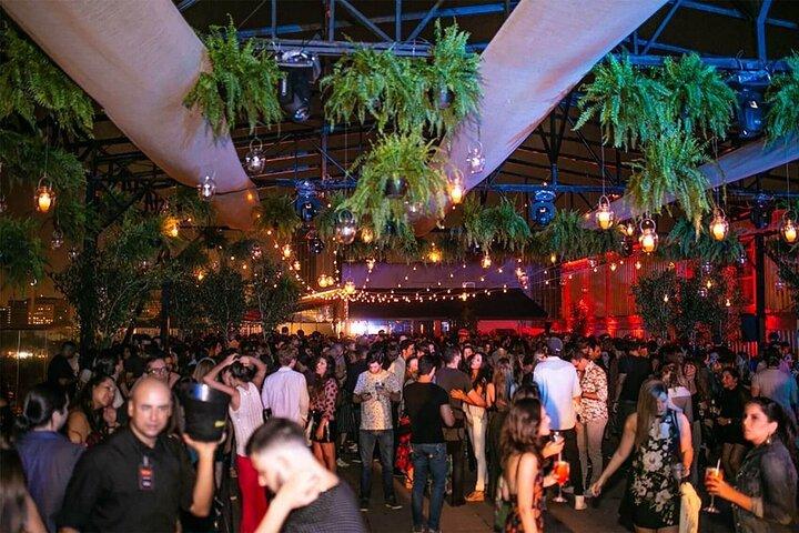 Pub Crawl in Rio with Transfer