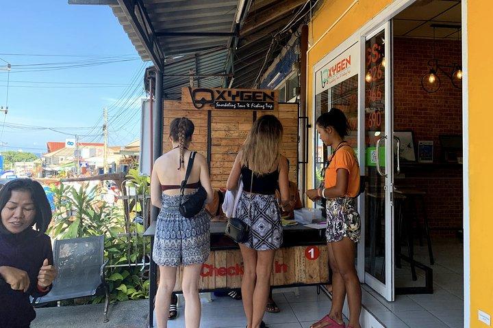 Premium snorkeltur til Koh Tao-bugterne ombord på Oxygen