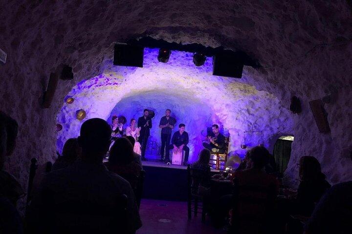 Flamencoshow i en grotterestaurant i Granada