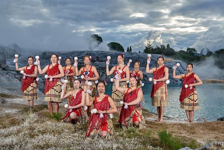 Private Tour[2 Days]: Te Puia & Waimangu Volcanic Valley Combo