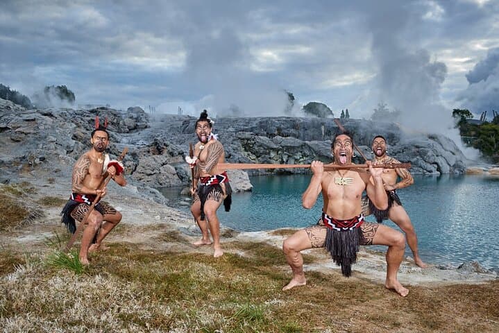 Private Tour[2 Days]: Te Puia & Waimangu Volcanic Valley Combo