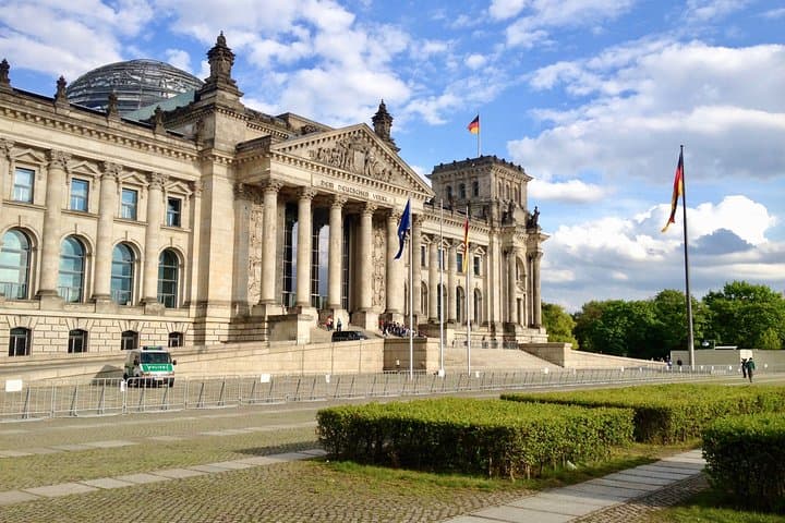 Private Taxi Tour City East & West History and Architecture 3-4h