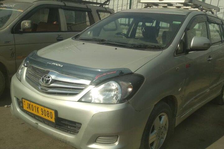 Srinagar Luchthaventransfers Taxiservice