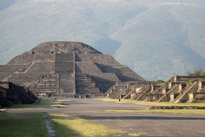 Private Tour to the Pyramids of Teotihuacán from CDMX from 1 to 4 people