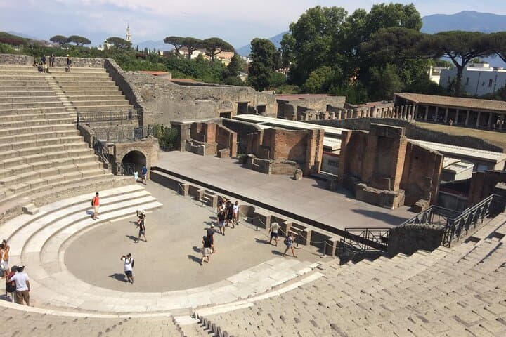 Round-Trip Shuttle Transfer from Naples to Pompeii