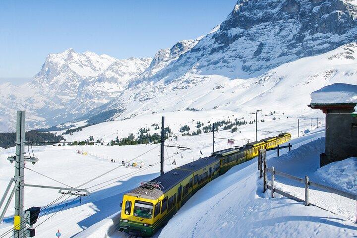 Excursion d'une journée à Jungfraujoch Top of Europe et Interlaken au départ de Zurich