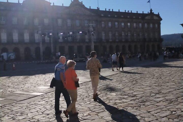 Tour privado a pie por Santiago de Compostela con un local