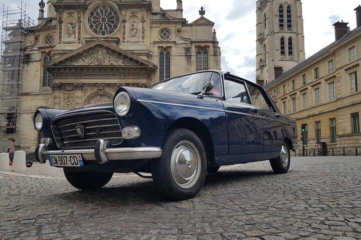 Privétour door Parijs per oldtimer met wijnproeverij