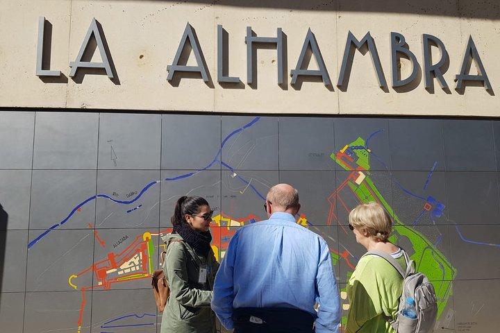 Alhambra Private Tour und Skip-the-Line-Ticket und offizieller Guide