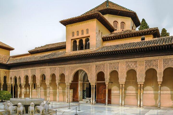 Alhambra Private Tour und Skip-the-Line-Ticket und offizieller Guide
