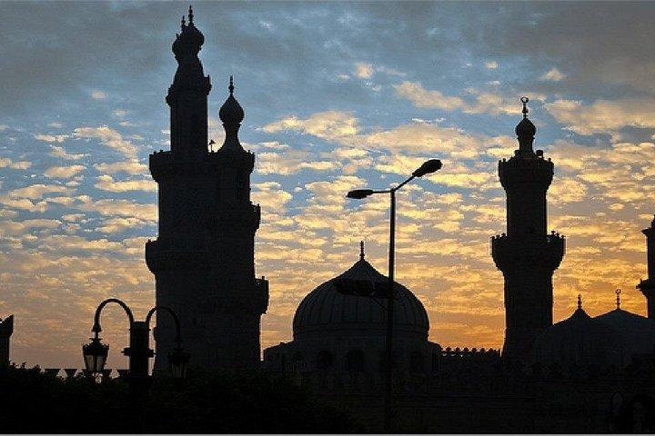 イスラム、キリスト教、ユダヤ遺産を巡るプライベートカイロ日帰りツアー