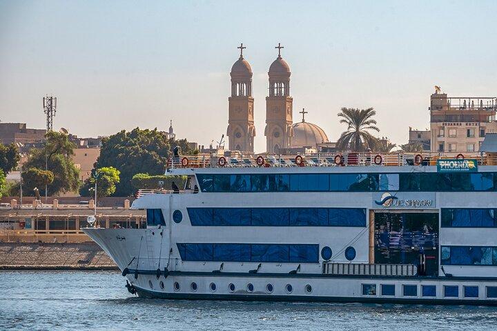 Nile Cruise Luxor till Aswan 4 nätter 5 dagar från Hurghada med privat sightseeing
