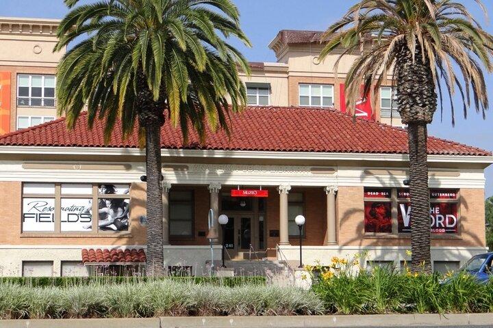 Astounding Scavenger Hunt: Anaheim Grapes to Glory (em inglês)