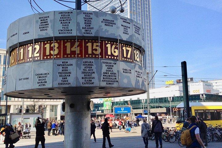 ベルリン東部、西部、キエツを巡るプライベートタクシーツアー（約4～6時間）