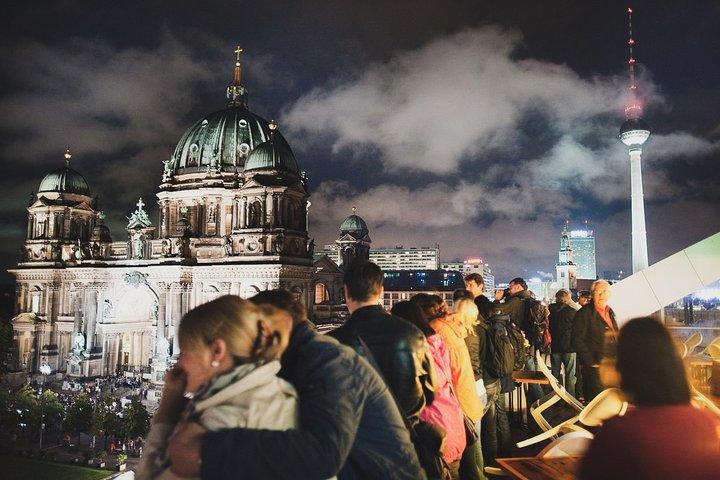 ベルリンバイナイトプライベートツアー-すべての必見のサイトが魔法のように夜にライトアップ