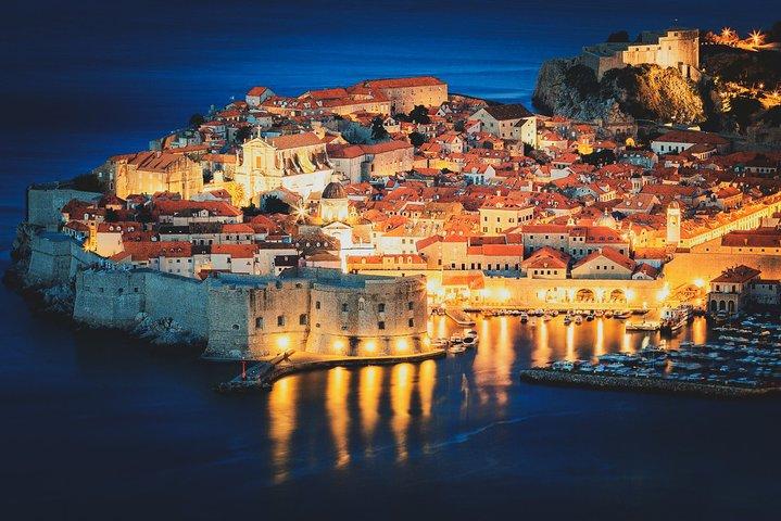 Tour notturno privato nel centro storico di Dubrovnik con esperti locali