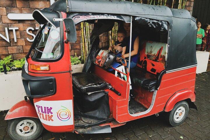 Unterhaltsame Tuk-Tuk-Tour durch Lissabon – Alfama, Mouraria, Belem, Belém-Turm