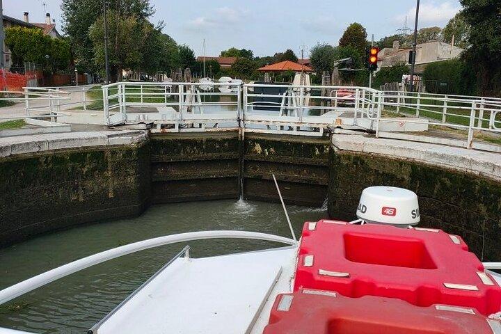 ヴェネツィア〜パドヴァ・バーチェッロまでBrenta Rivieraボート・クルーズ