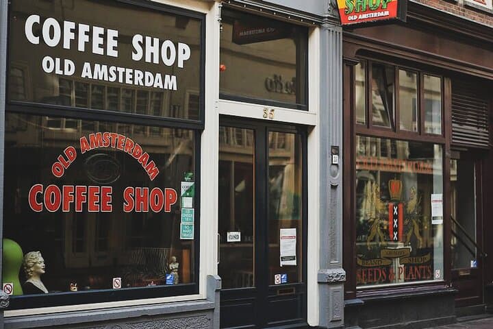 Private Amsterdam Red Light District and Coffee Shop Tour with Expert Guide