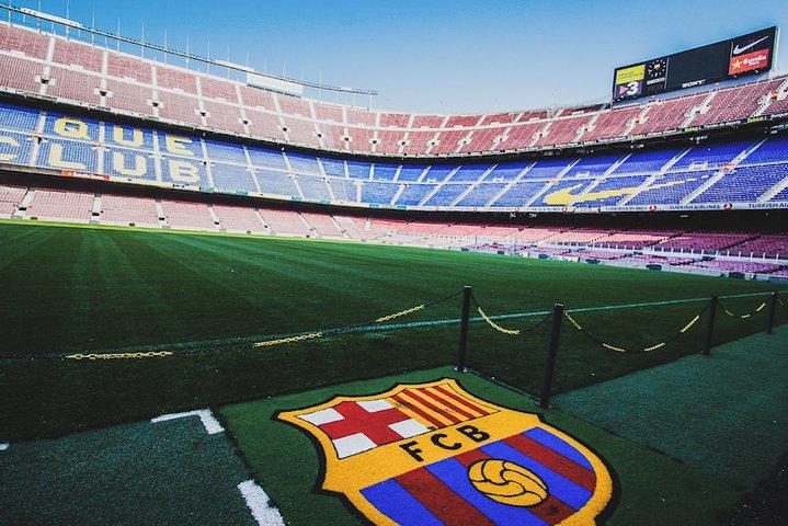 フレンドリーなローカルガイドとのプライベートサッカークラブバルセロナツアー