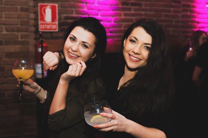 Bar Crawl em Barcelona com vinhos espanhóis, vermut, cerveja gelada e tapas
