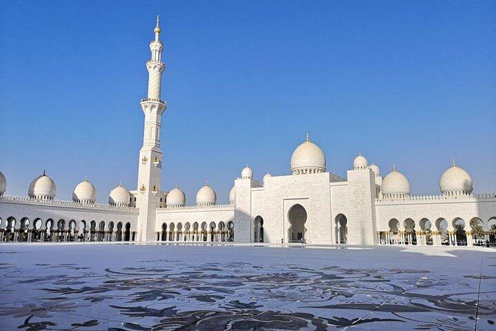 Private Stadtrundfahrt durch Abu Dhabi mit Abholung von Dubai oder Abu Dhabi