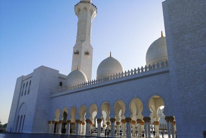 Private Stadtrundfahrt durch Abu Dhabi mit Abholung von Dubai oder Abu Dhabi
