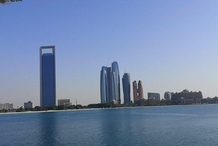 Private Stadtrundfahrt durch Abu Dhabi mit Abholung von Dubai oder Abu Dhabi