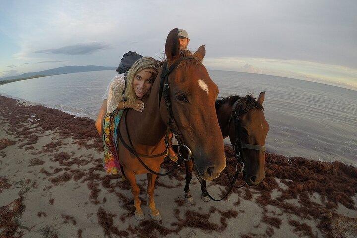 Horseback "SPECIAL"- Negril's Beach Ride N' Swim med gratis billeder/videoer