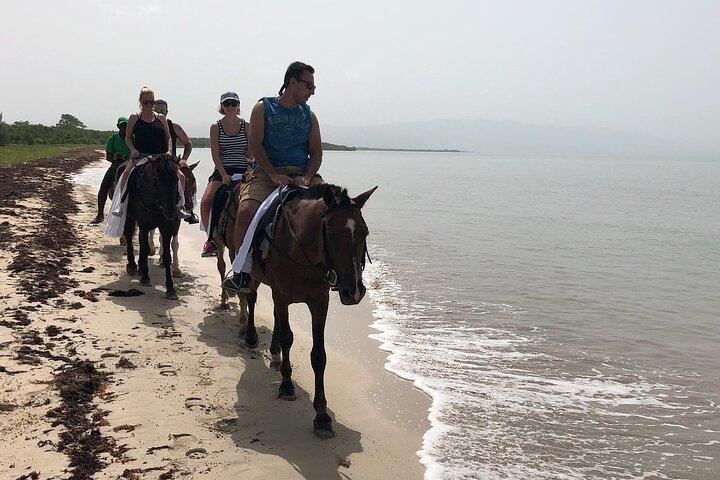 Horseback "SPECIAL"- Negril's Beach Ride N' Swim med gratis billeder/videoer