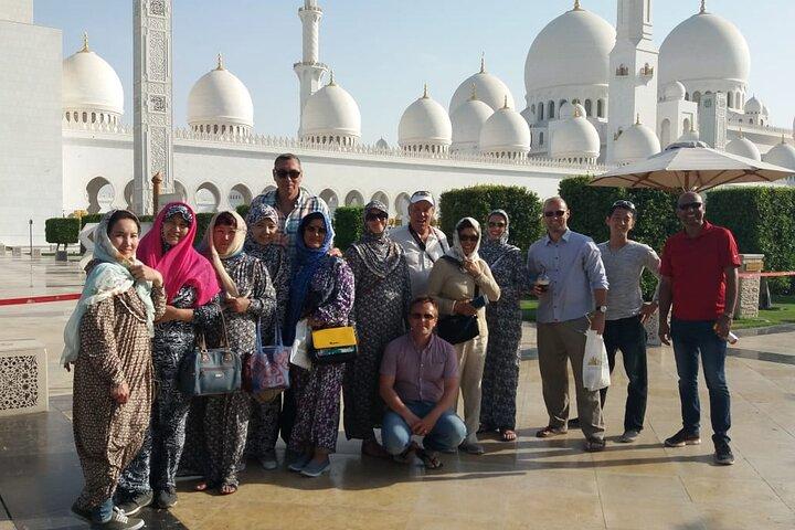 Visite de la mosquée Sheikh Zayed d'Abu Dhabi Visite extérieure du monde Ferrari